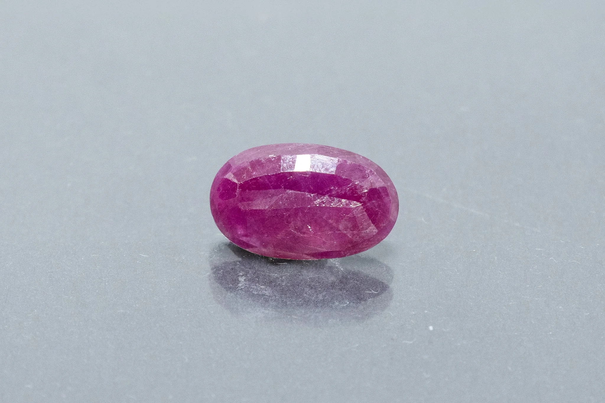 African Ruby - 3.61 Carat - Image 2