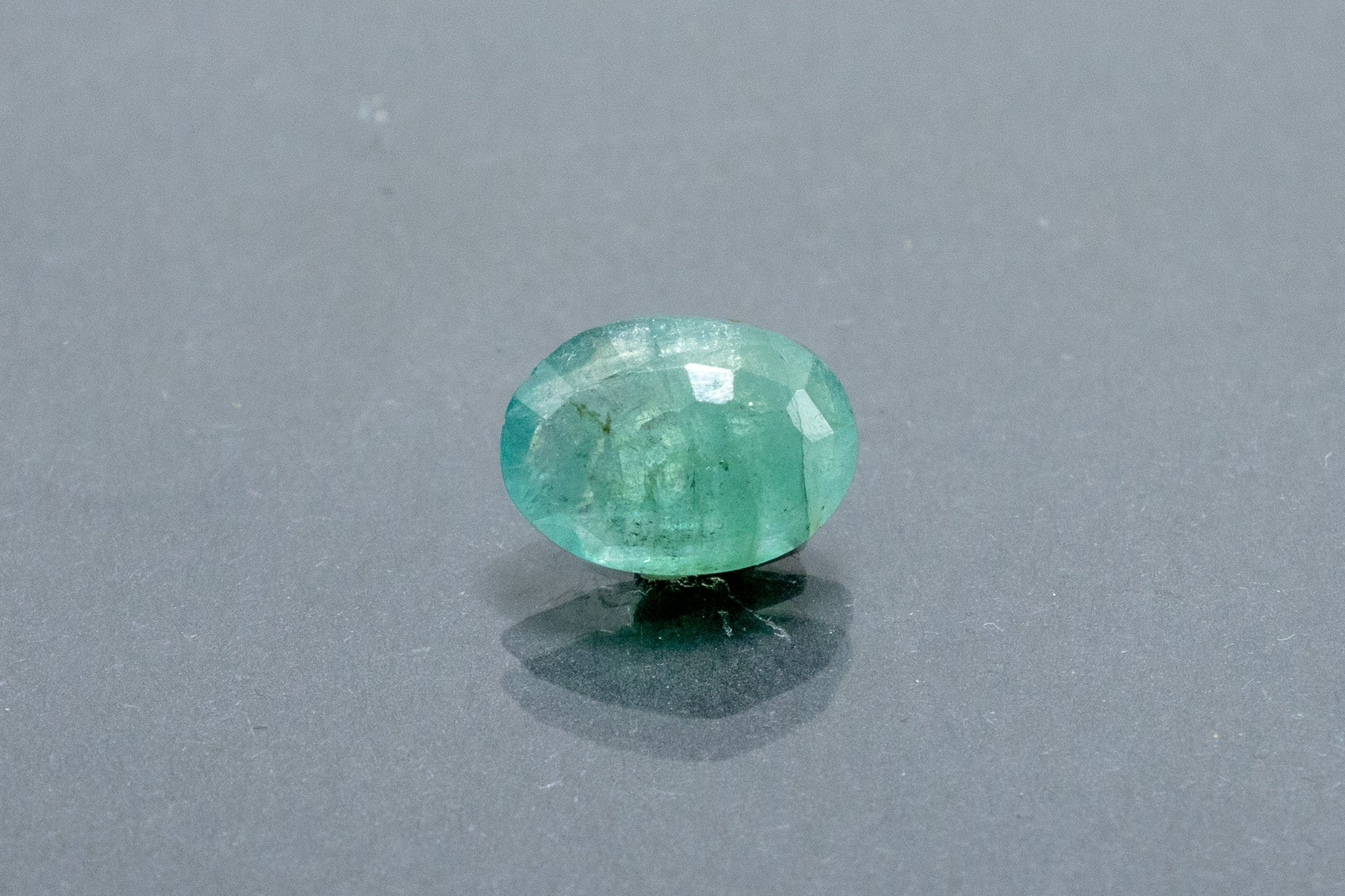 Brazilian Emerald - 2.03 Carat - Image 2