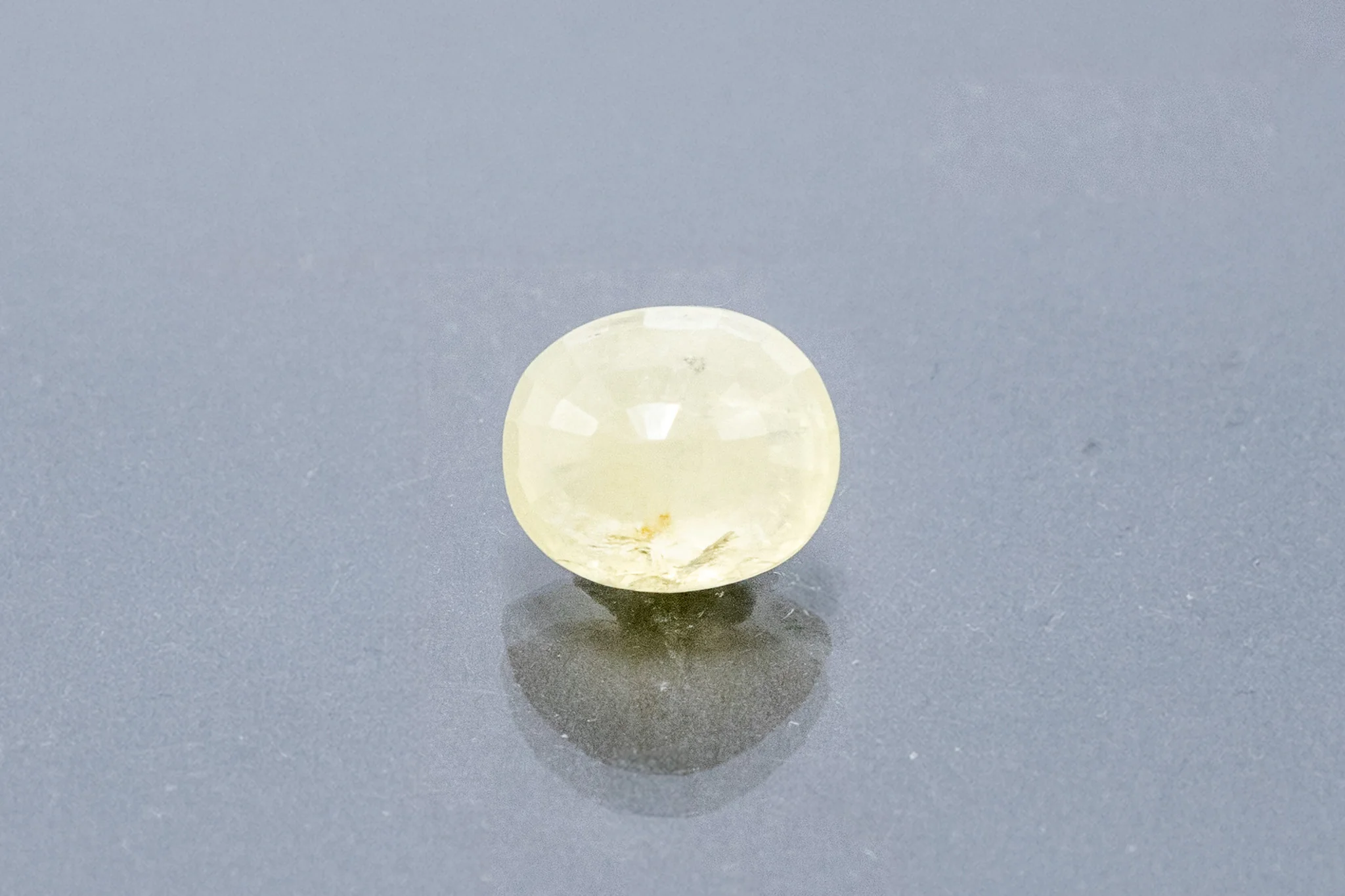 Ceylon Yellow Sapphire - 4.12 Carat - Image 2