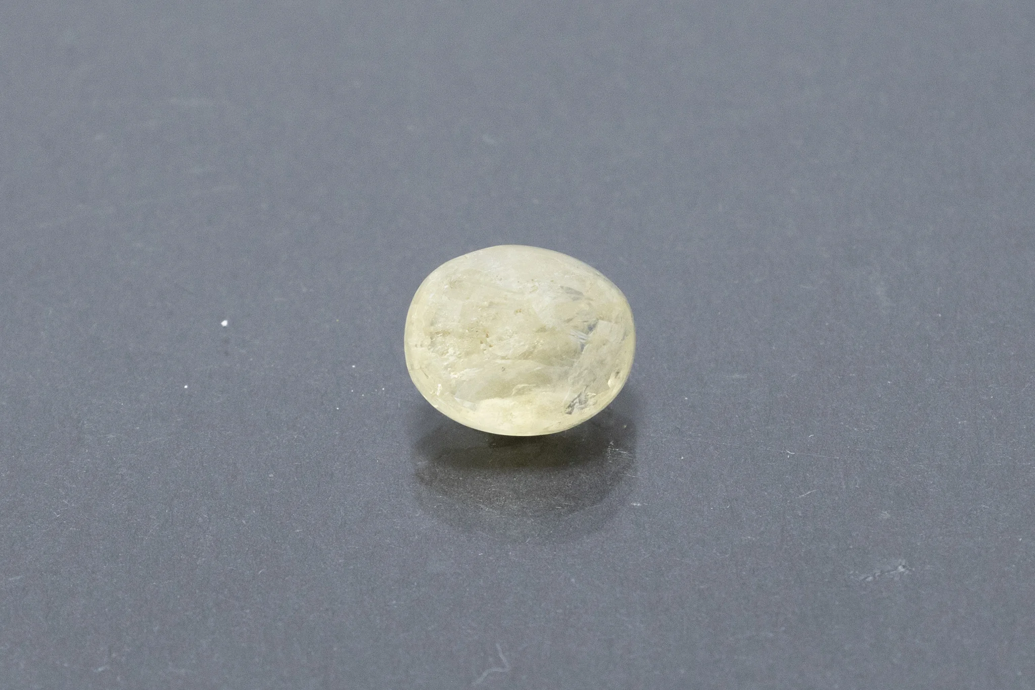 Ceylon Yellow Sapphire - 4.30 Carat - Image 2