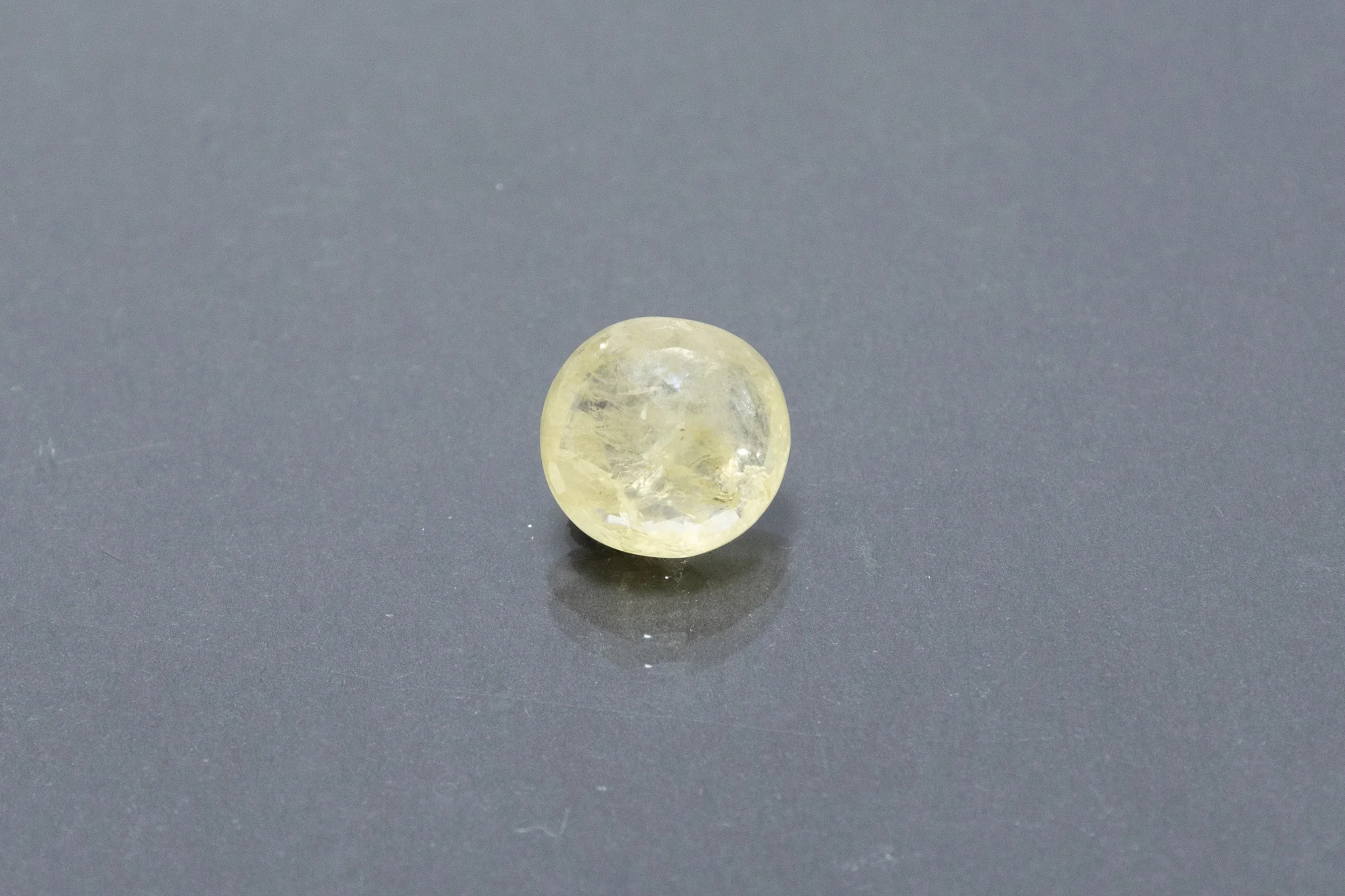 Ceylon Yellow Sapphire - 4.71 Carat - Image 2