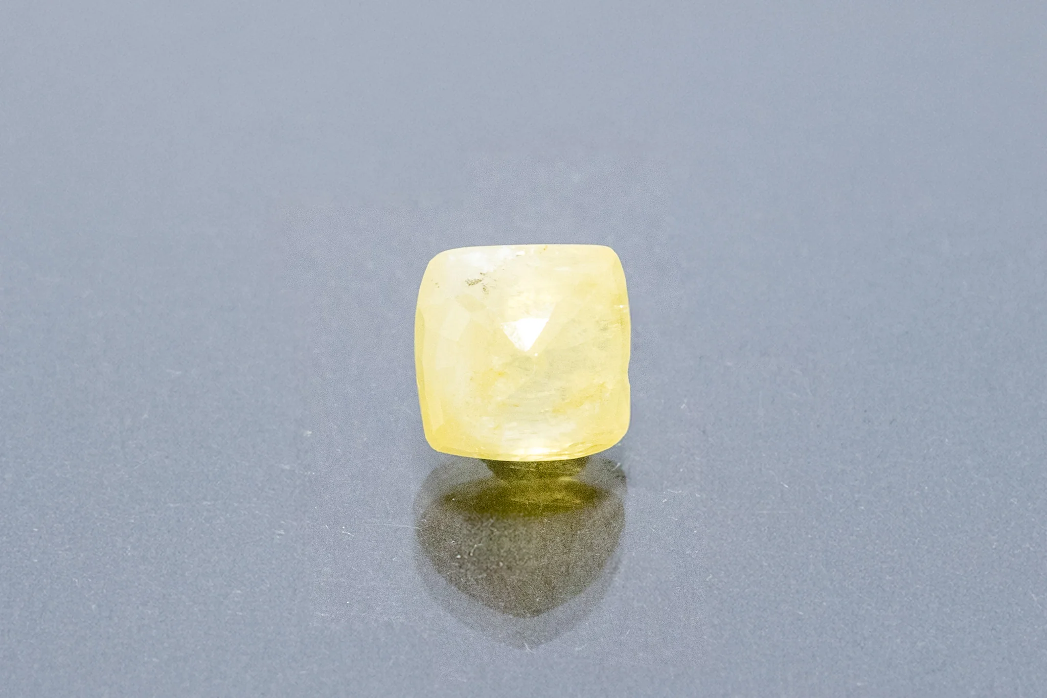 Ceylon Yellow Sapphire - 4.99 Carat - Image 2