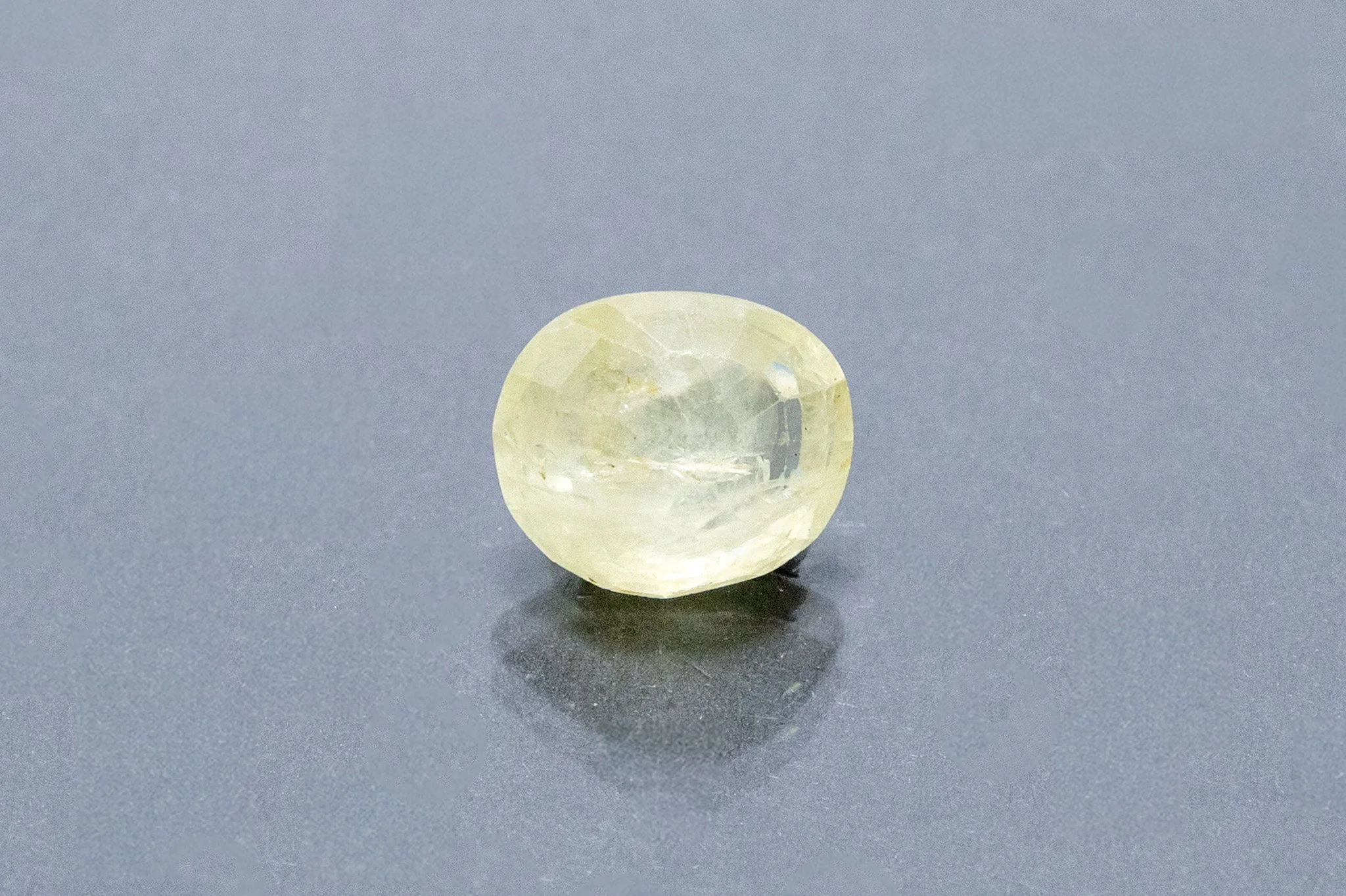 Ceylon Yellow Sapphire - 5.15 Carat - Image 2