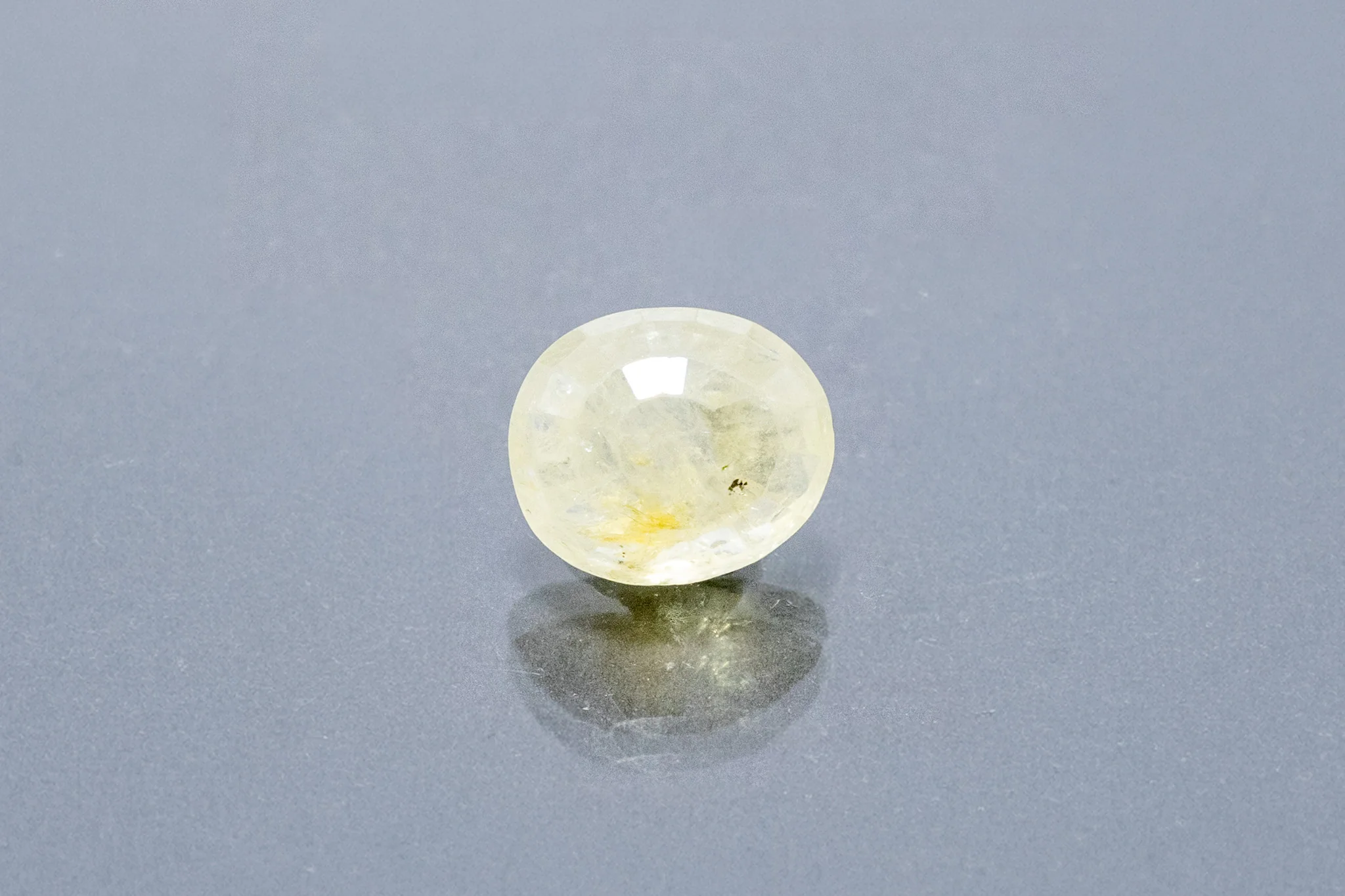 Ceylon Yellow Sapphire - 5.20 Carat - Image 2