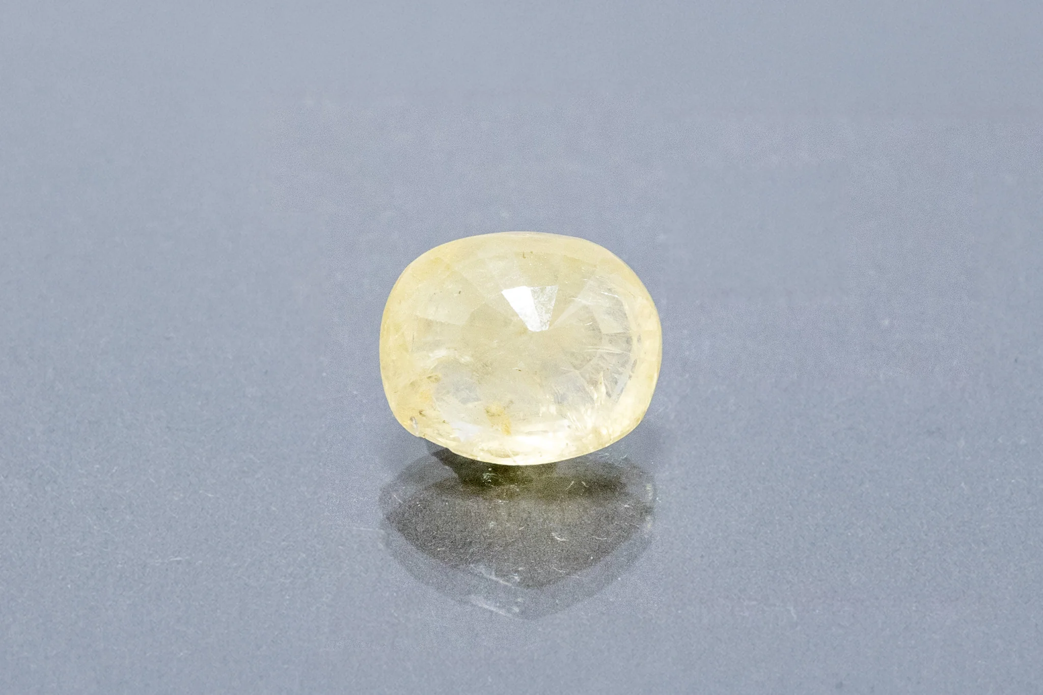 Ceylon Yellow Sapphire - 5.58 Carat - Image 2