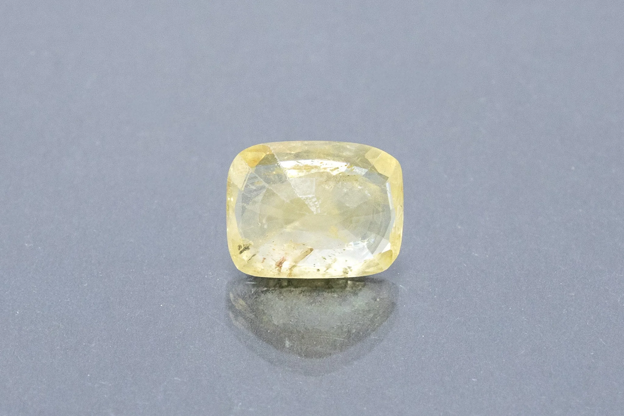 Ceylon Yellow Sapphire - 6.26 Carat - Image 2