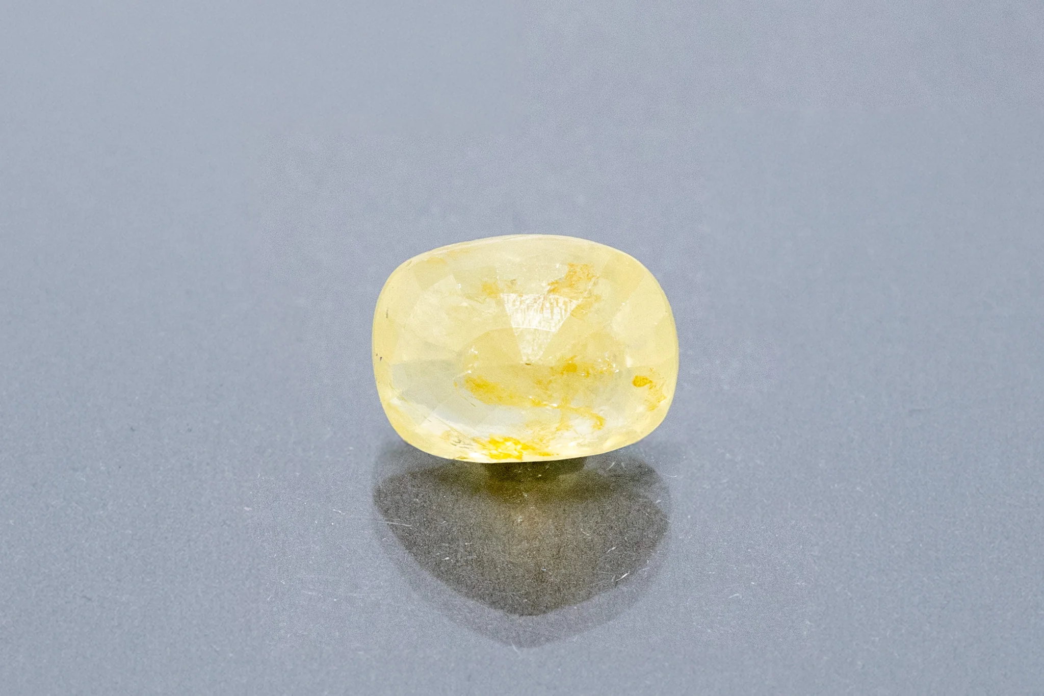 Ceylon Yellow Sapphire - 7.03 Carat - Image 2