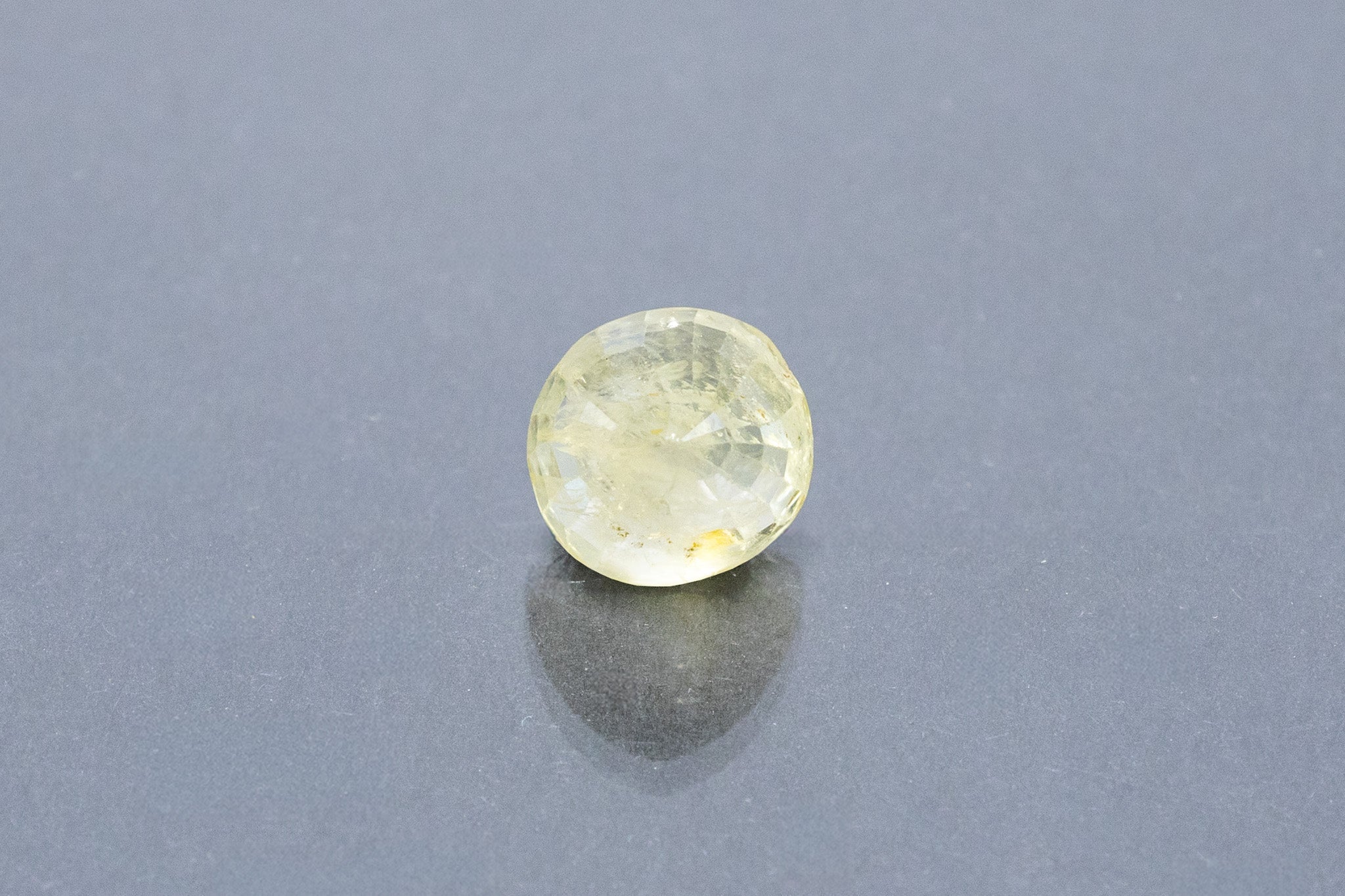 Ceylon Yellow Sapphire - 7.34 Carat - Image 2