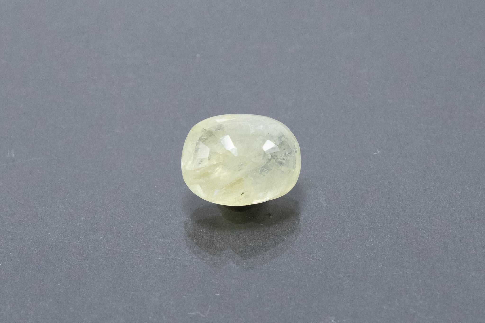 Ceylon Yellow Sapphire - 7.64 Carat - Image 2