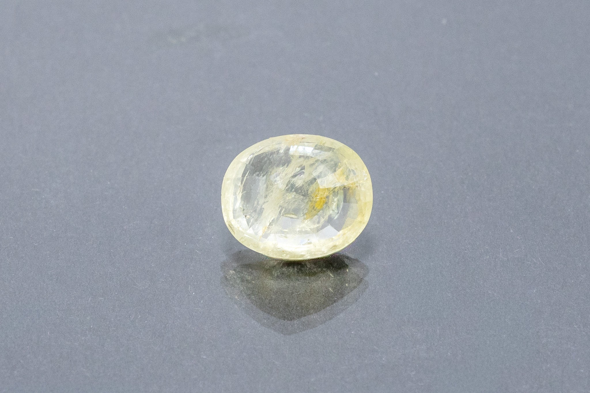 Ceylon Yellow Sapphire - 8.15 Carat - Image 2