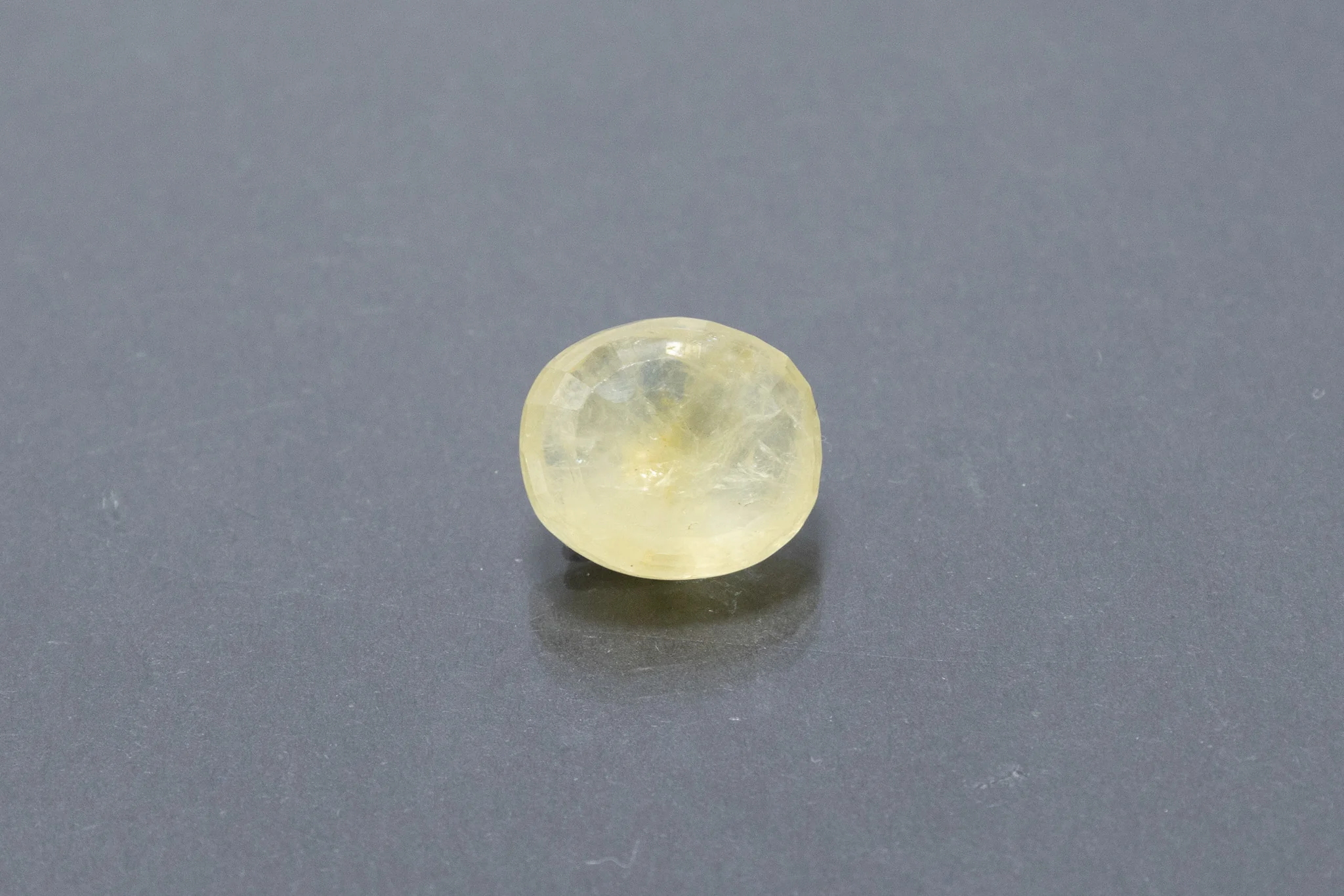 Ceylon Yellow Sapphire - 9.26 Carat - Image 2