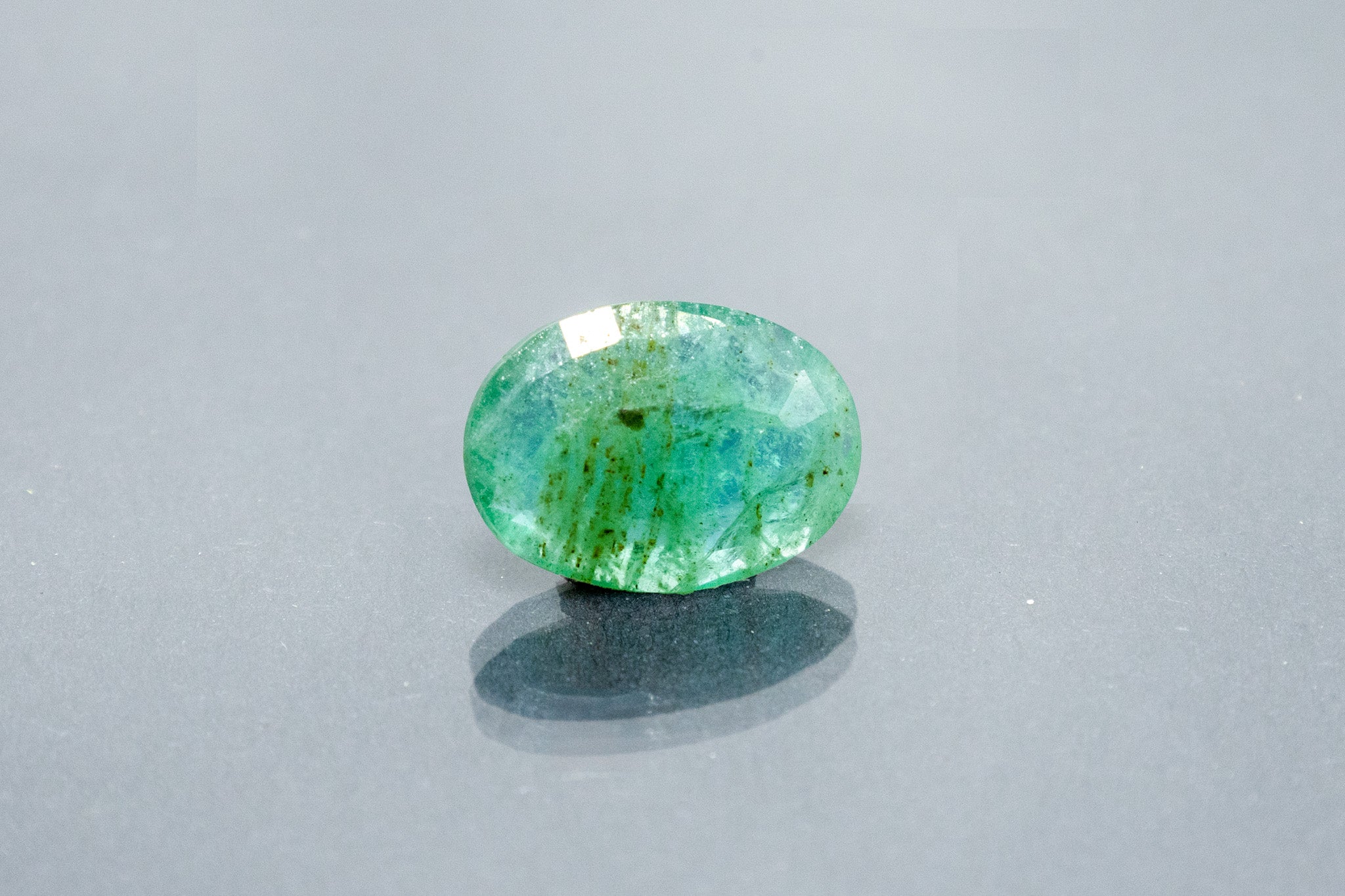 Brazilian Emerald - 4.86 Carat - Image 2