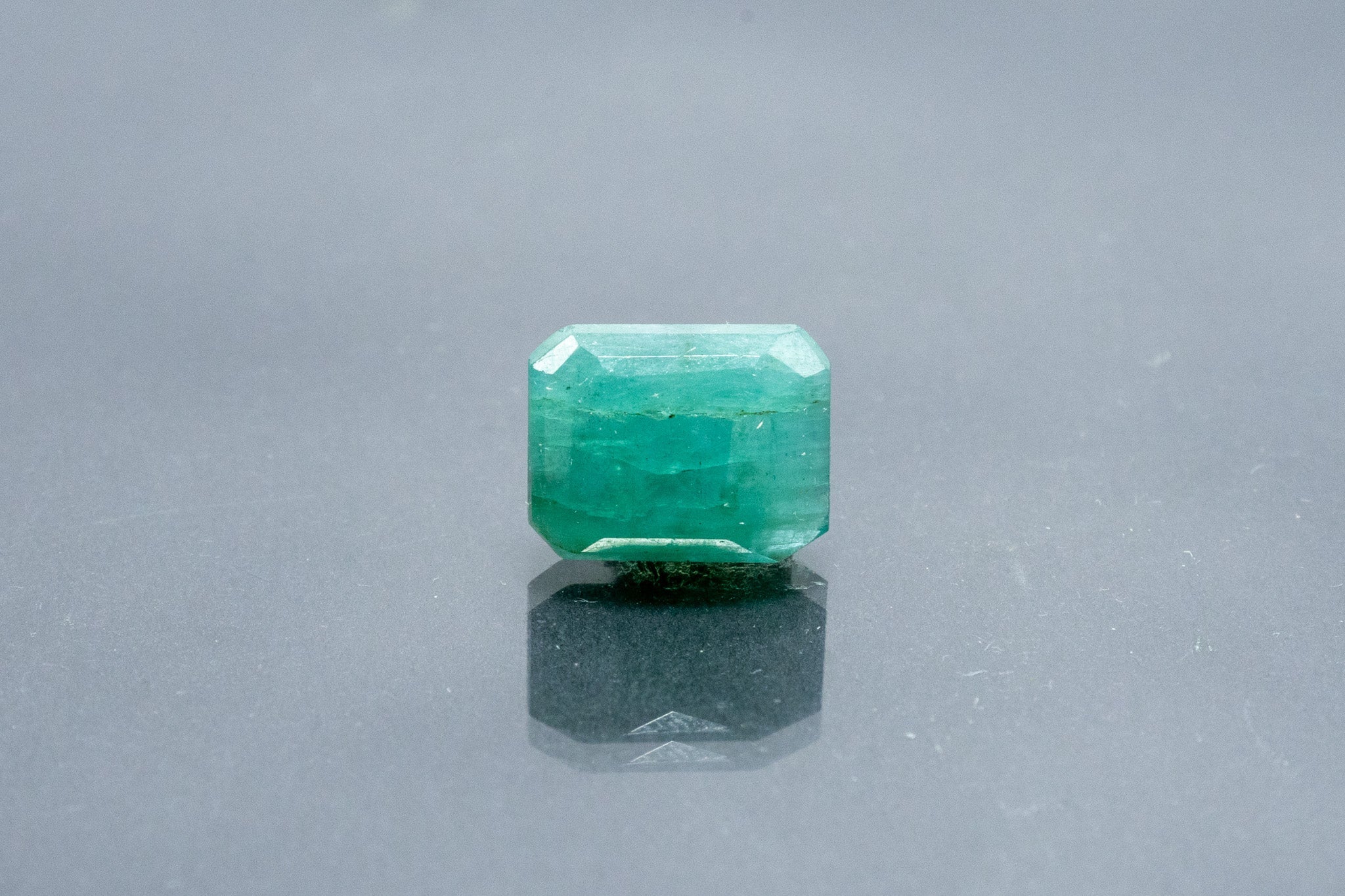 Brazilian Emerald - 5.29 Carat - Image 2