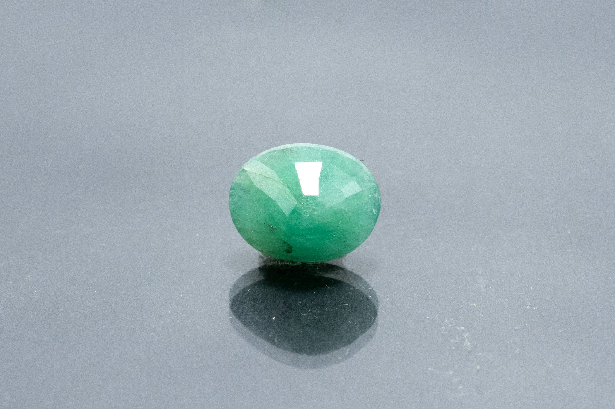 Brazilian Emerald - 5.49 Carat - Image 2