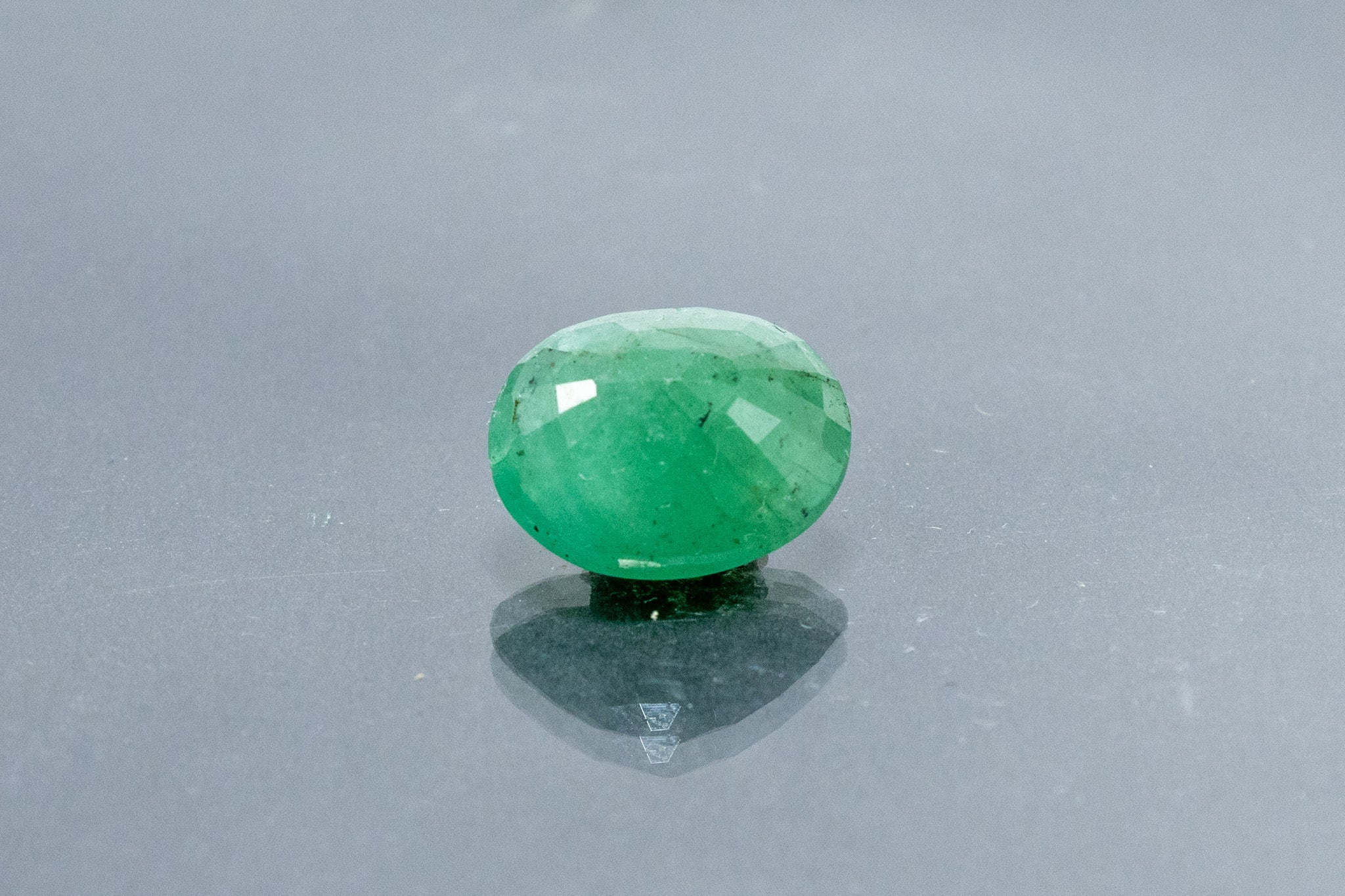 Brazilian Emerald - 5.74 Carat - Image 2