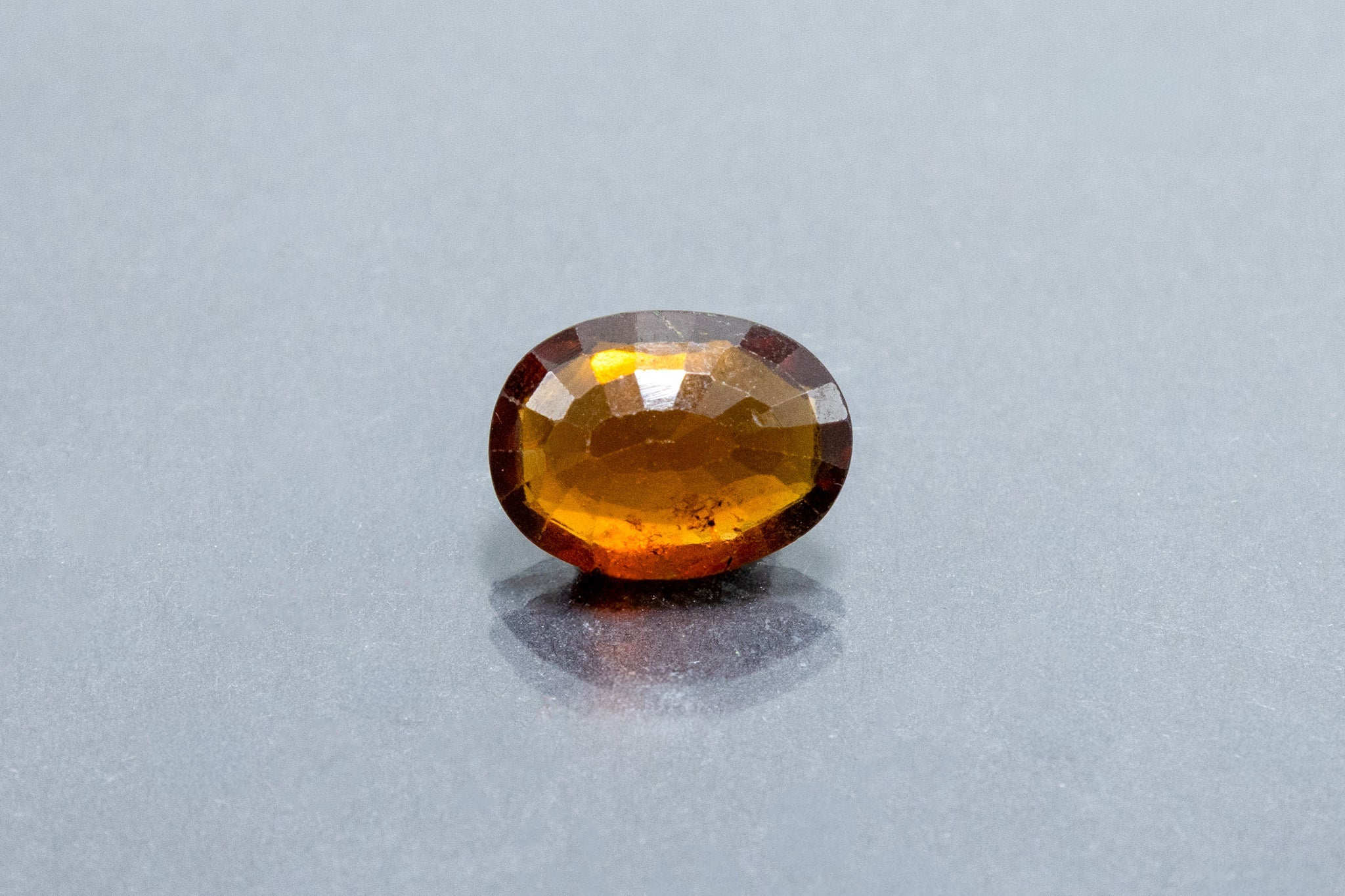 Hessonite - 4.62 Carat - Image 2