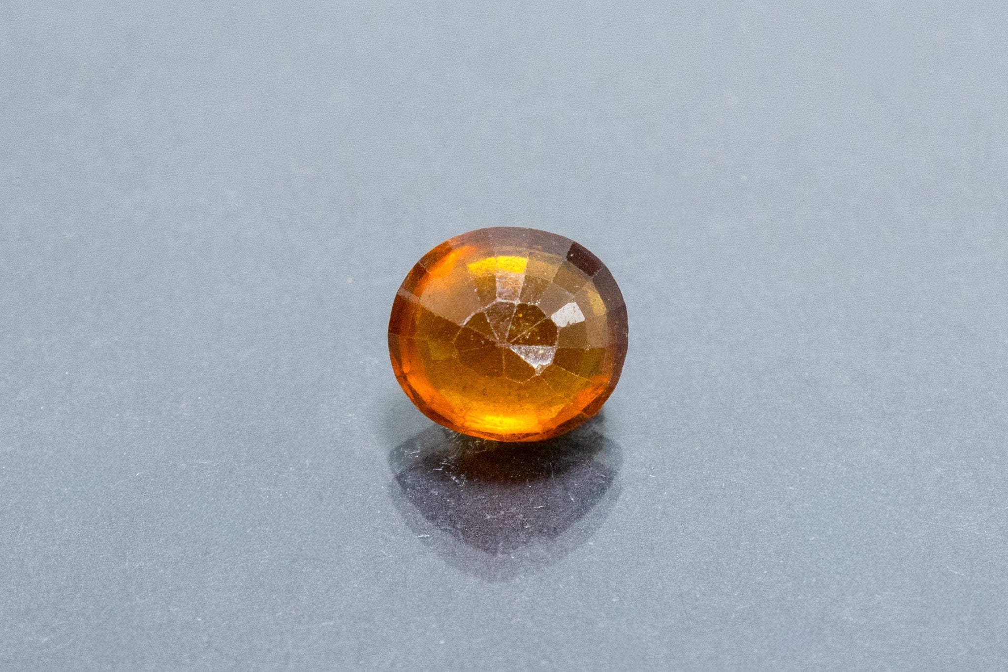 Hessonite - 4.96 Carat - Image 2