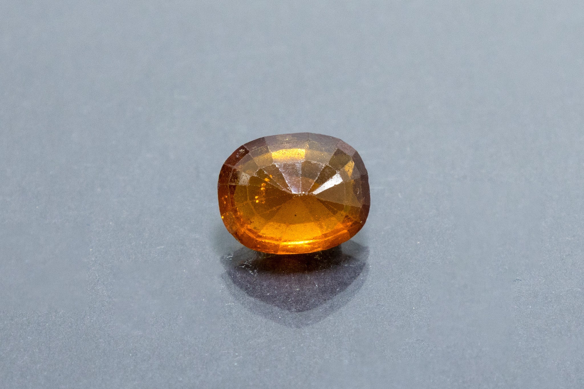 Hessonite - 5.52 Carat - Image 2