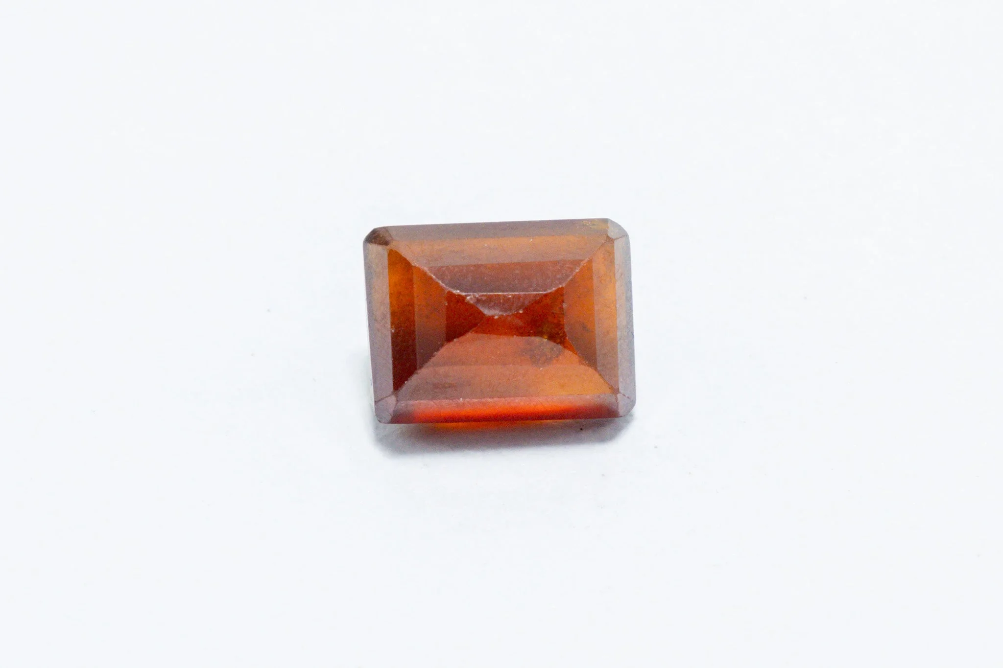 Hessonite - 7.65 Carat - Image 2