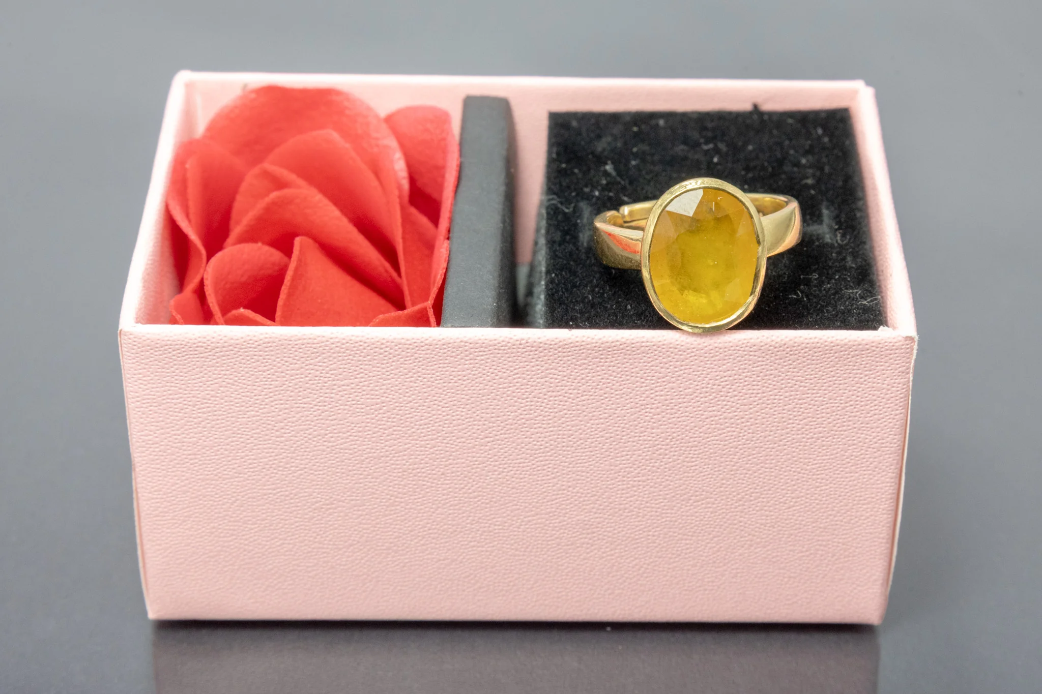 Premium Yellow Sapphire Ring (10 Ratti) - Image 2