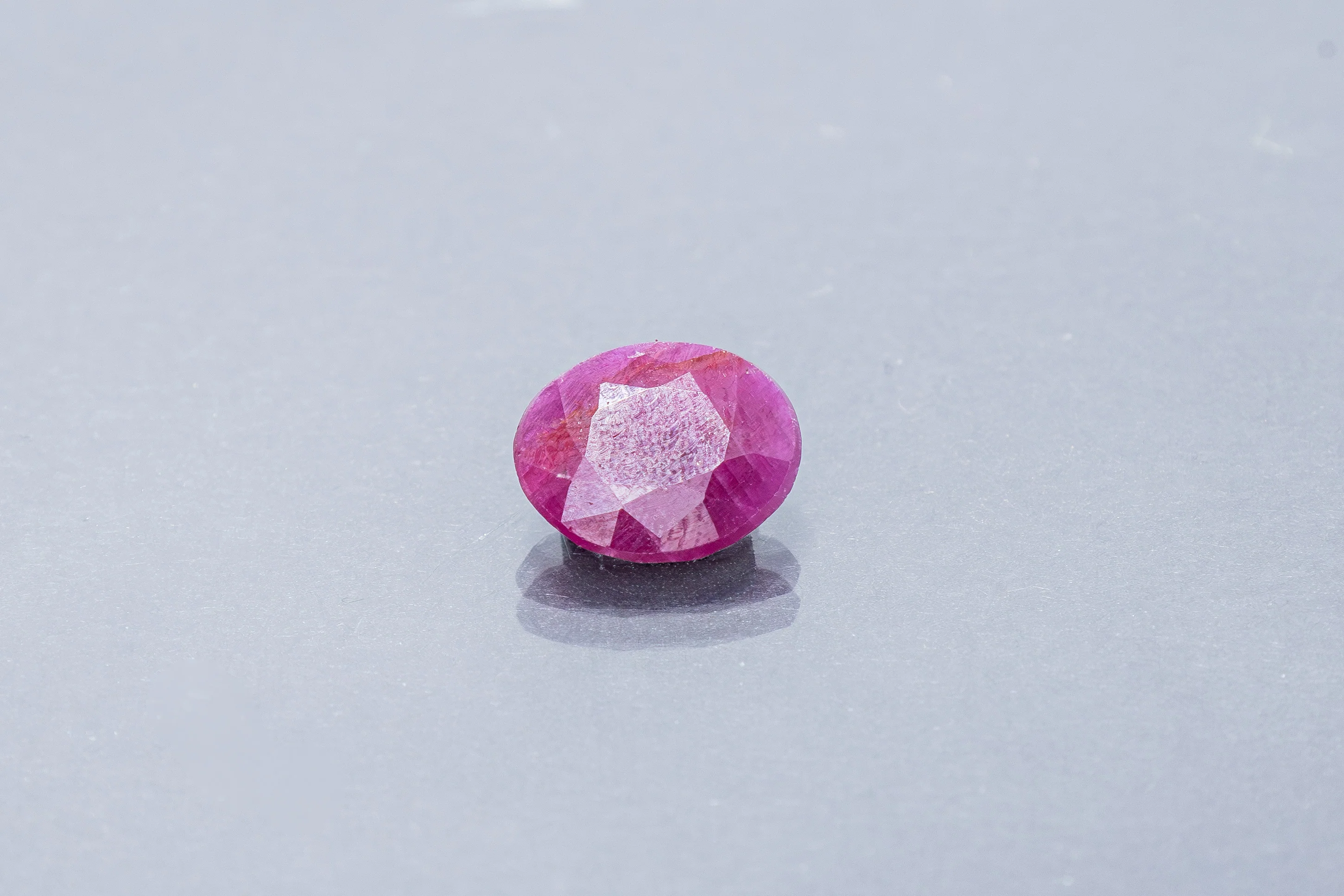 Indian Ruby 3.55 Carat - Image 2