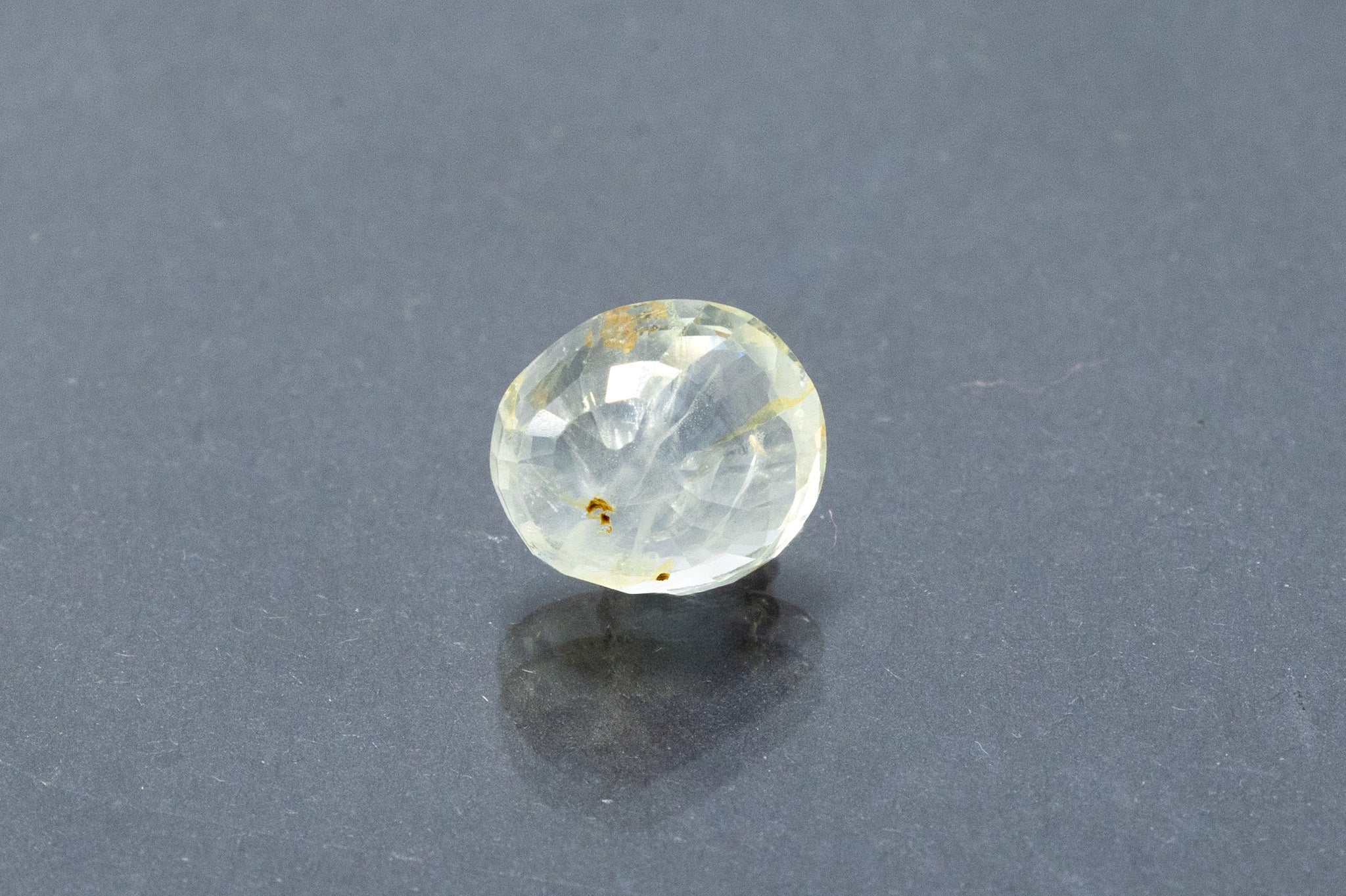 Yellow Sapphire - 3.83 Carat - Image 2