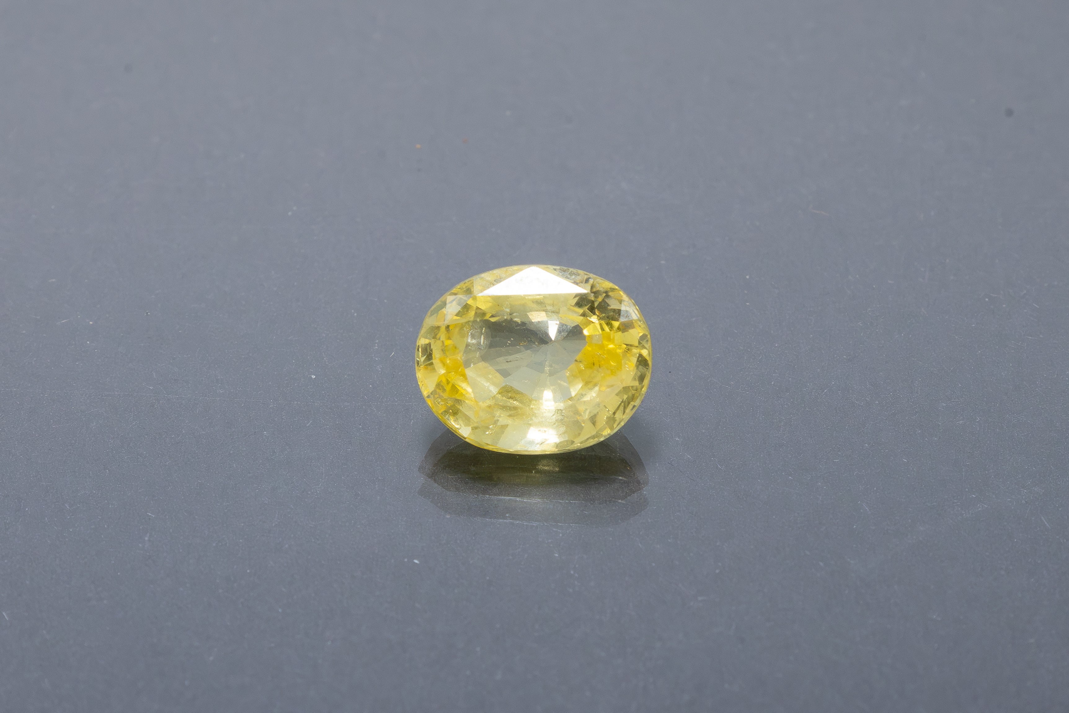 Yellow Sapphire (7.10 Carat)