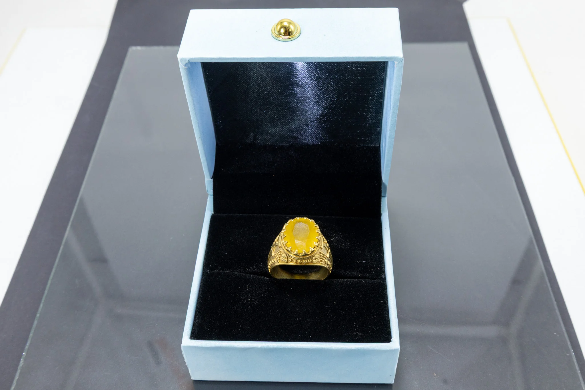 Royal Yellow Sapphire Ring (10 Ratti) - Image 2